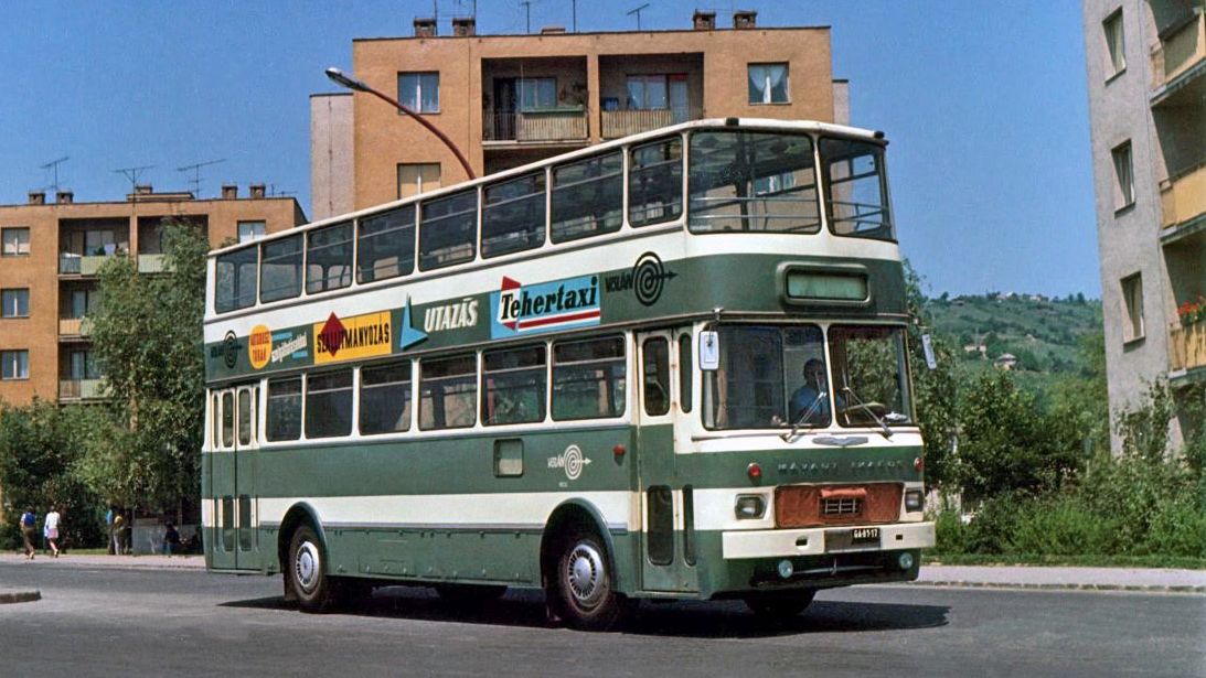 Double-decker z Východu: Dvoupatrový autobus stavěl i Ikarus. Byl to ale propadák